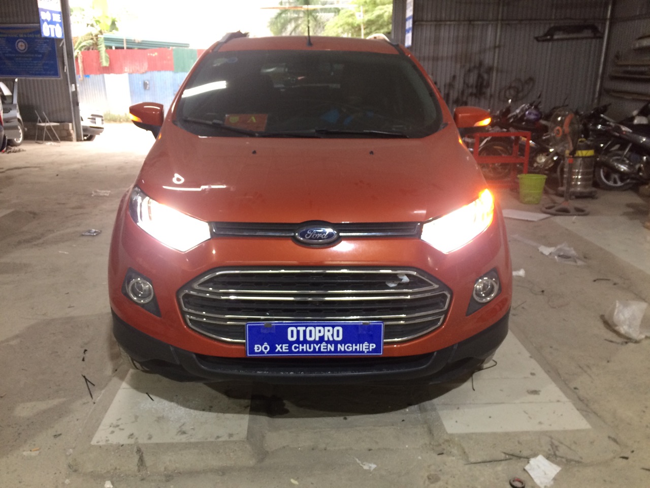 Ford Ecospost 2016 Độ Bi Hela 5
