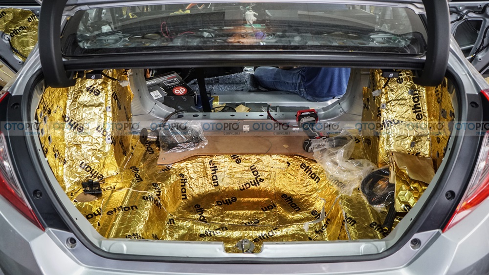 Honda Civic 2018 lên cấu hình loa Focal và DB Drive