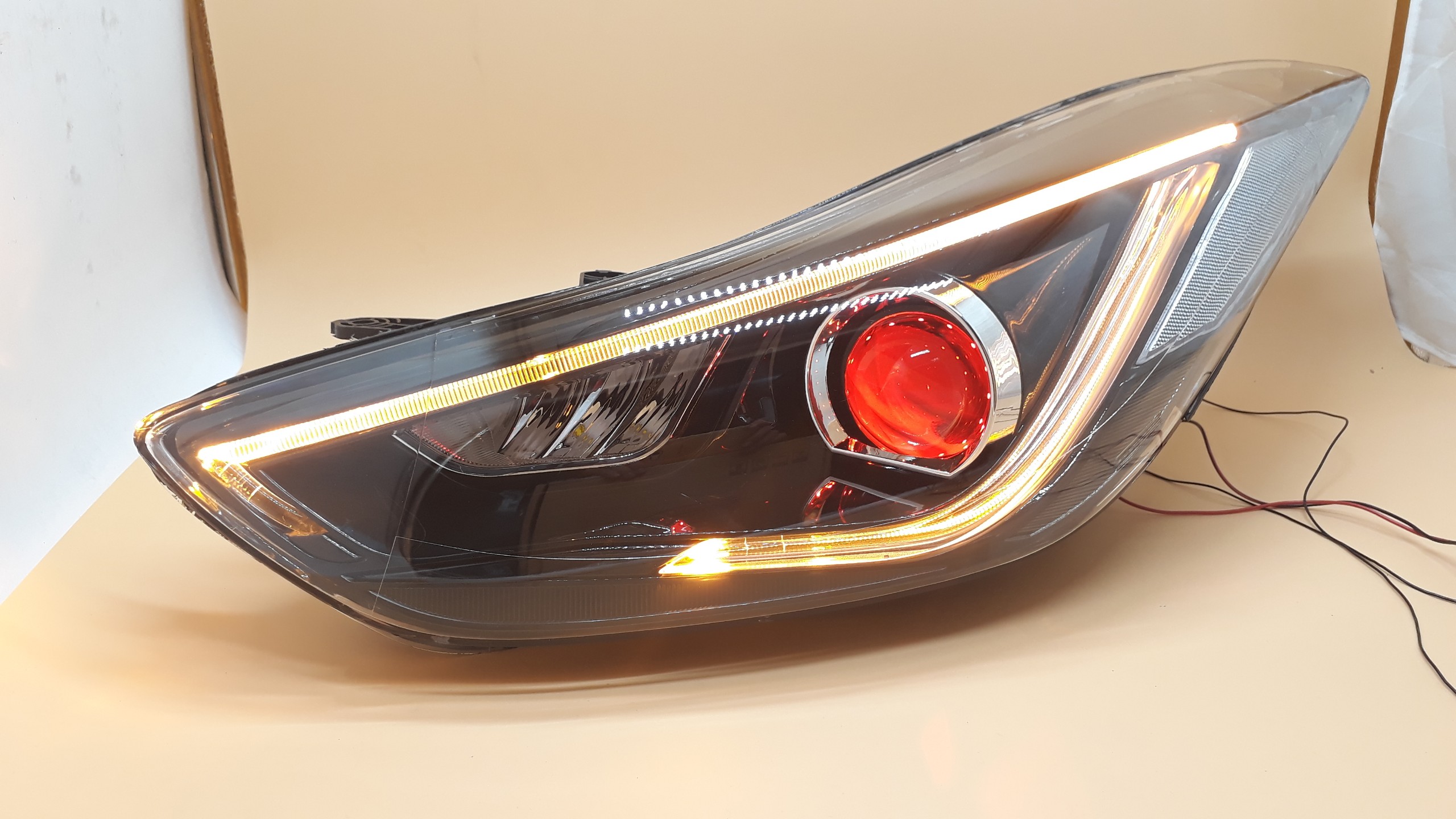 Đèn pha độ LED nguyên bộ xe Elantra 2014-2015 mẫu mắt quỷ