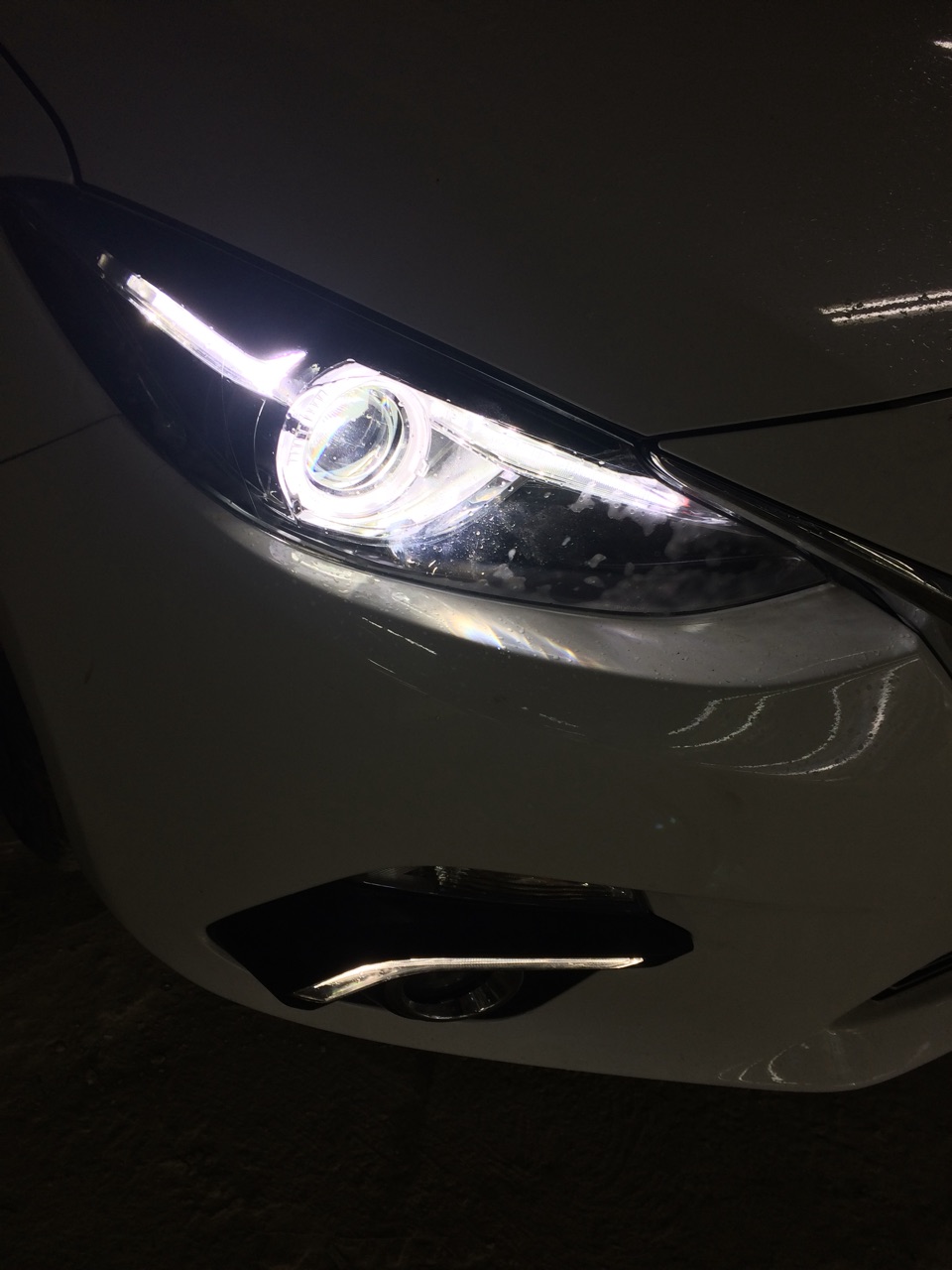 Mazda 3 Độ Đèn Pha Cùng Đèn Hậu Nguyên Bộ