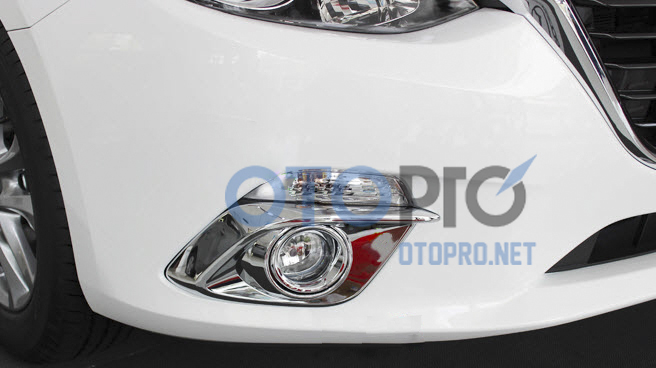 Ốp trang trí đèn gầm mạ crom cho xe Mazda 3 2015