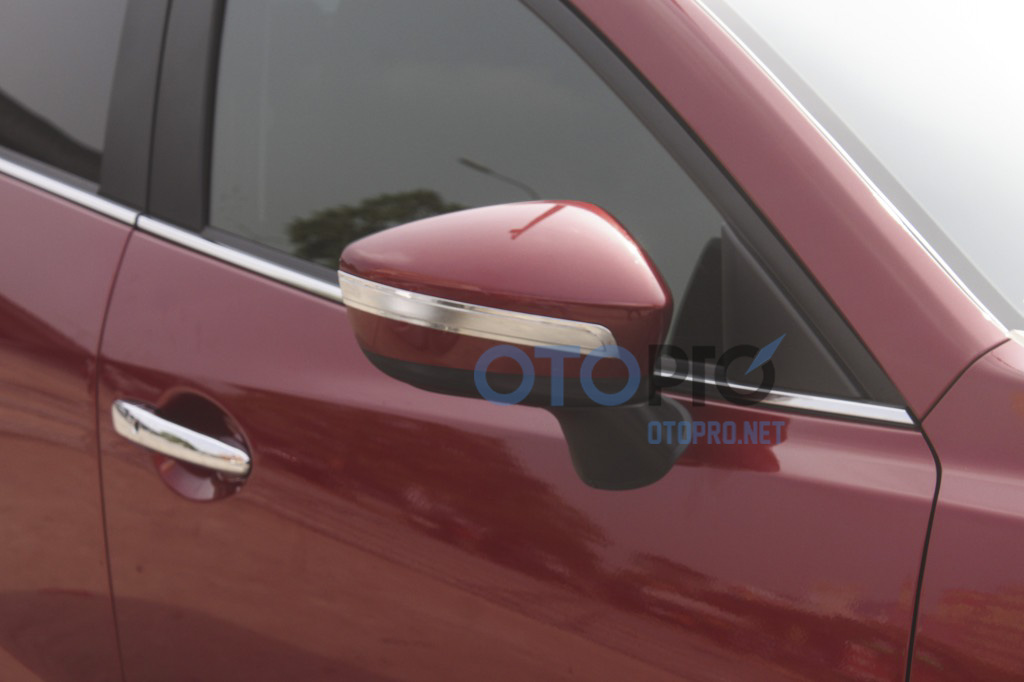 Ốp viền gương chiếu hậu mạ crôm xe Mazda 3 2015
