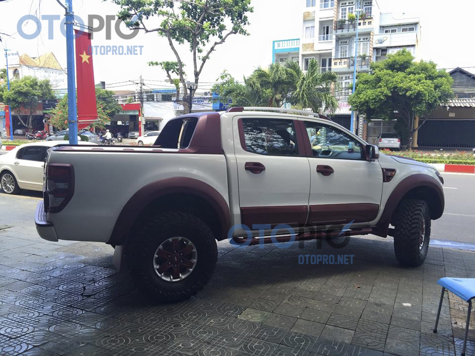 Viền cua lốp cho xe Ford Ranger 2013-2015 Thái Lan
