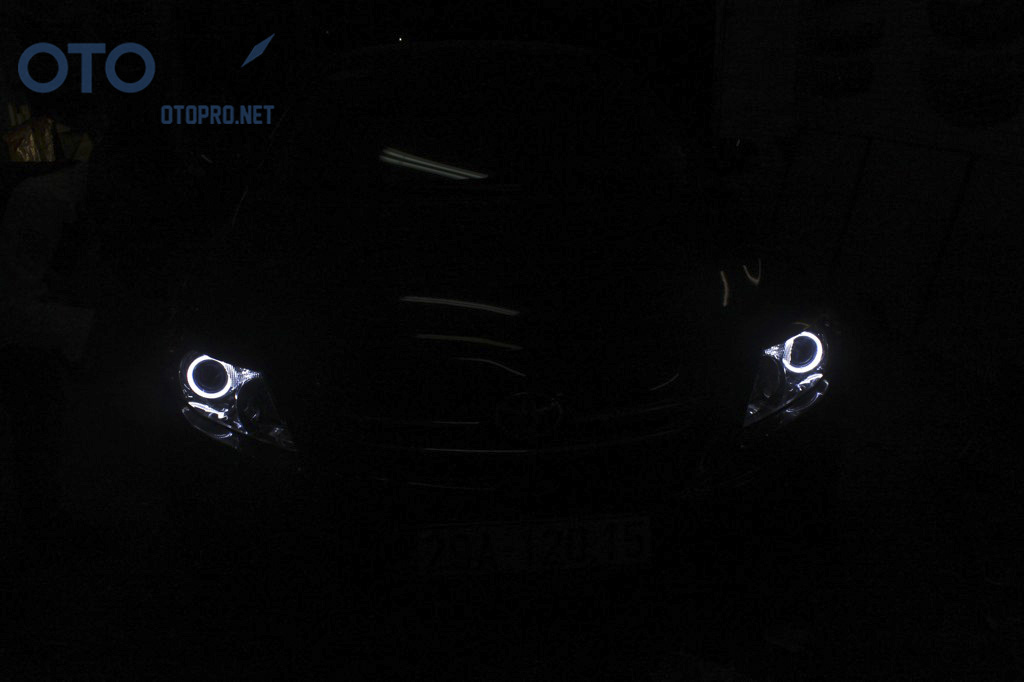 Toyota Altis 2009-2011 độ đèn bi xenon, angel eyes LED 2 màu