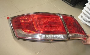 Viền đèn sau xe Toyota Camry 2.4 2010-2011