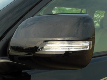 Gương chiếu hậu chỉnh điện, gập điện, tích hợp đèn báo rẽ LED cho xe Land Cruiser