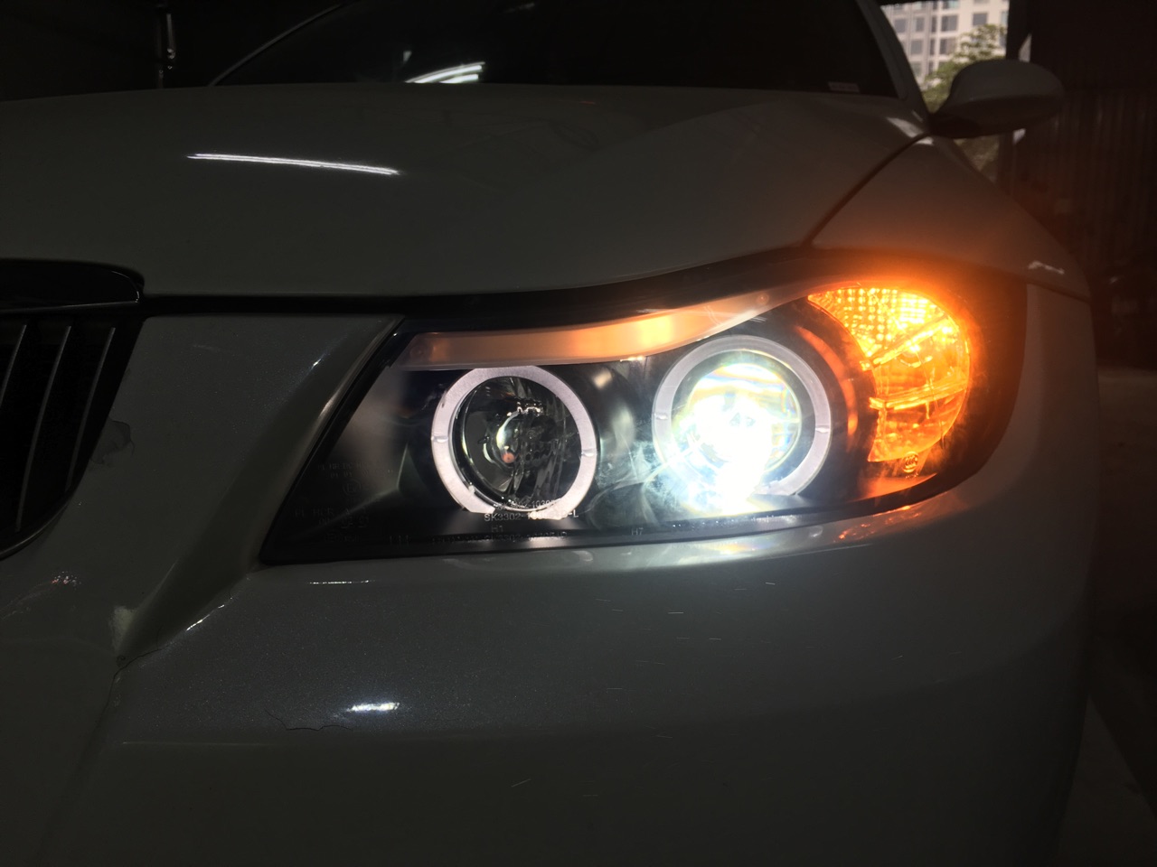 BMW 325i thay đèn nguyên bộ mẫu E90