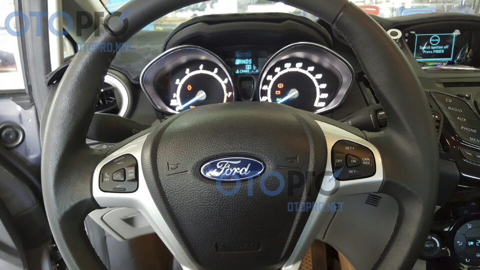 Bộ Cruise Control cho xe Ford Fiesta 2016